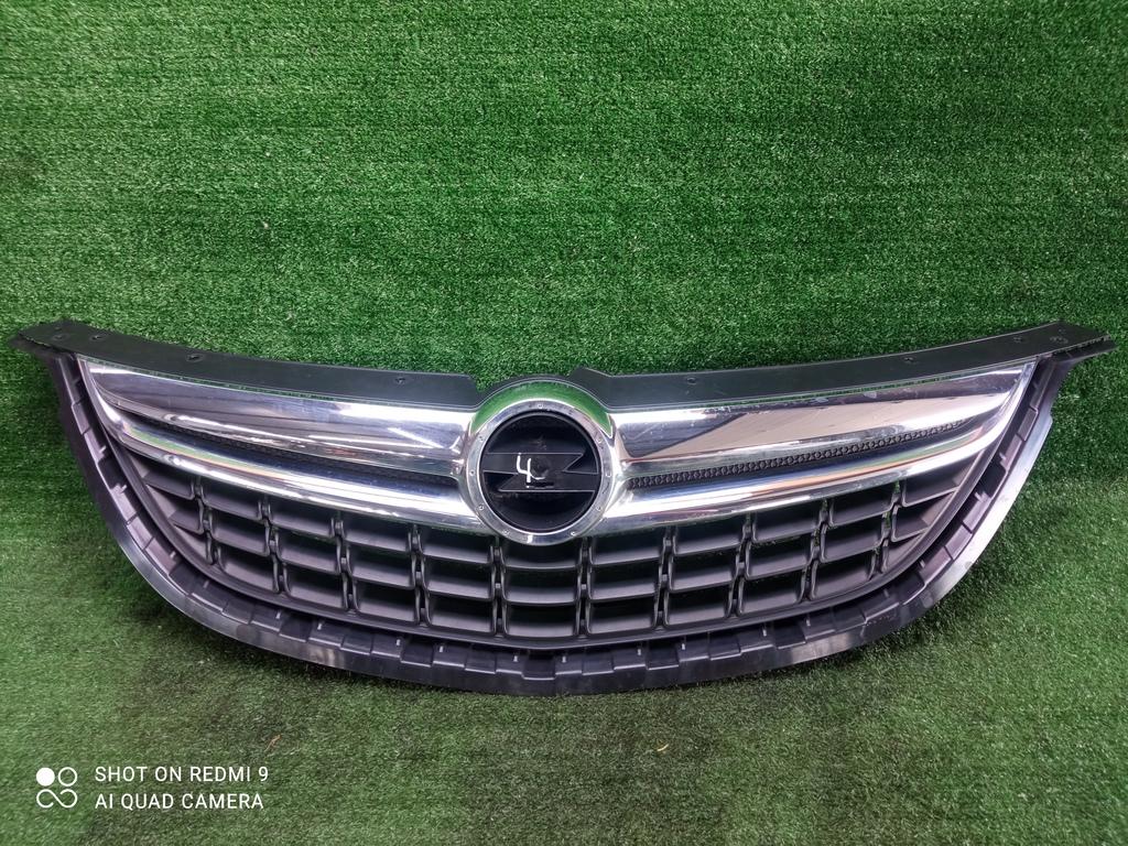 решетка радиатора Opel Zafira C (2011—2016) 2014, 1.4T A14NET, 13300698 - фото №1