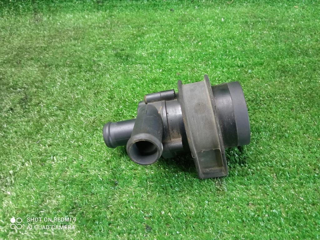 помпа Volkswagen Jetta V (2005—2011) 2007, 1.4TSI BLG, 1K0965561F - фото №1