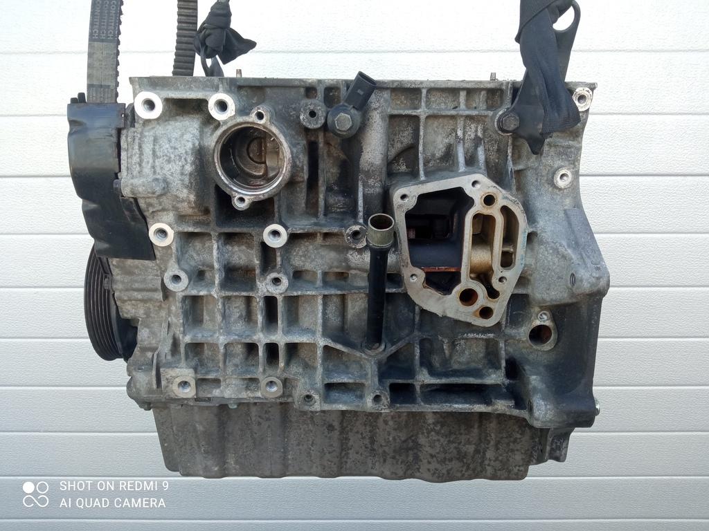 Блок двигателя Skoda Octavia II рестайлинг (2008—2013) 2010, 1.6i BGU 002580, 06B103019AF - фото №1