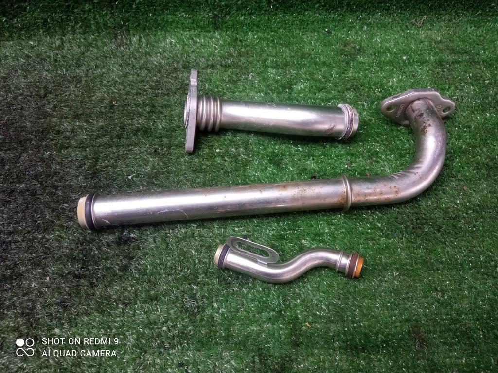 трубка охлаждающей жидкости Opel Astra J (2009—2012) 2011, 1.6i A16XER, 55353329 - фото №1
