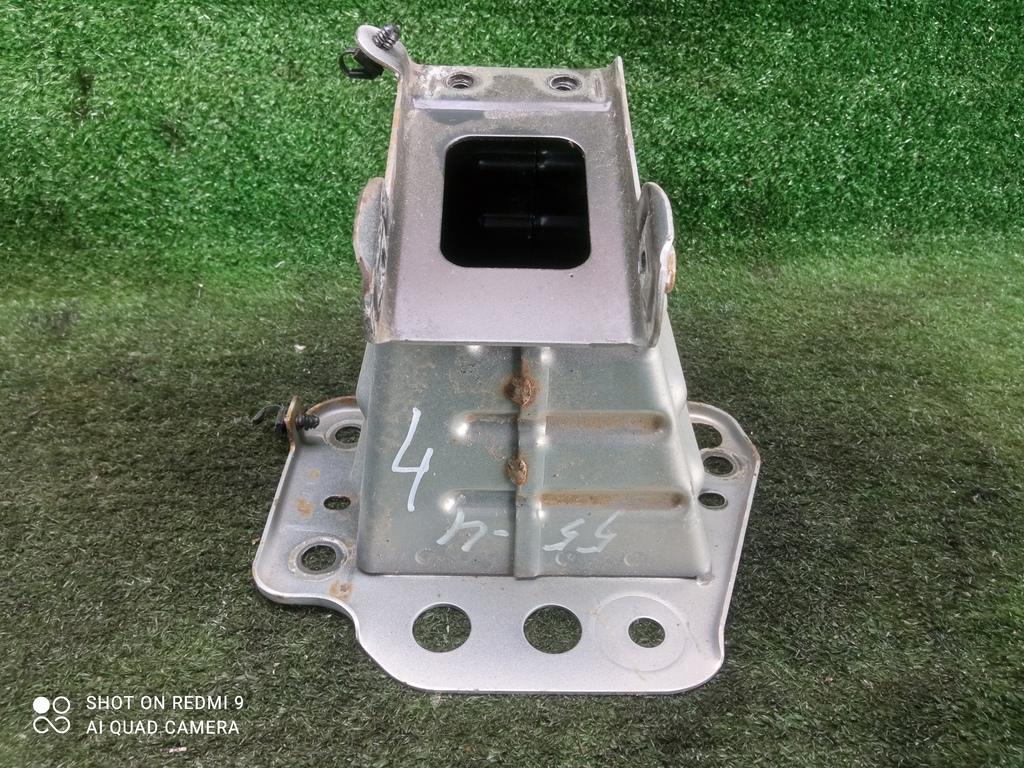 кронштейн переднего бампера Opel Vectra C рестайлинг (2005—2008) 2011, 1.8i Z18XER, 13231168 - фото №1