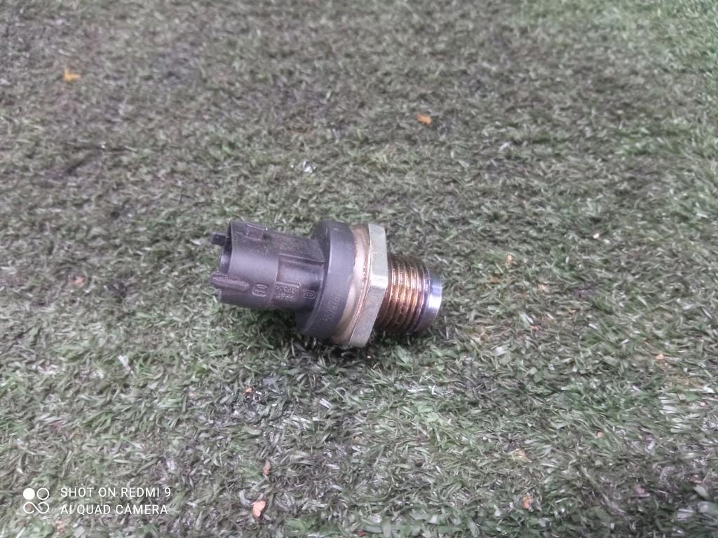датчик давления топлива Opel Astra H рестайлинг (2006—2014) 2011, 1.3CDTI Z13DTH, 55207677 - фото №1