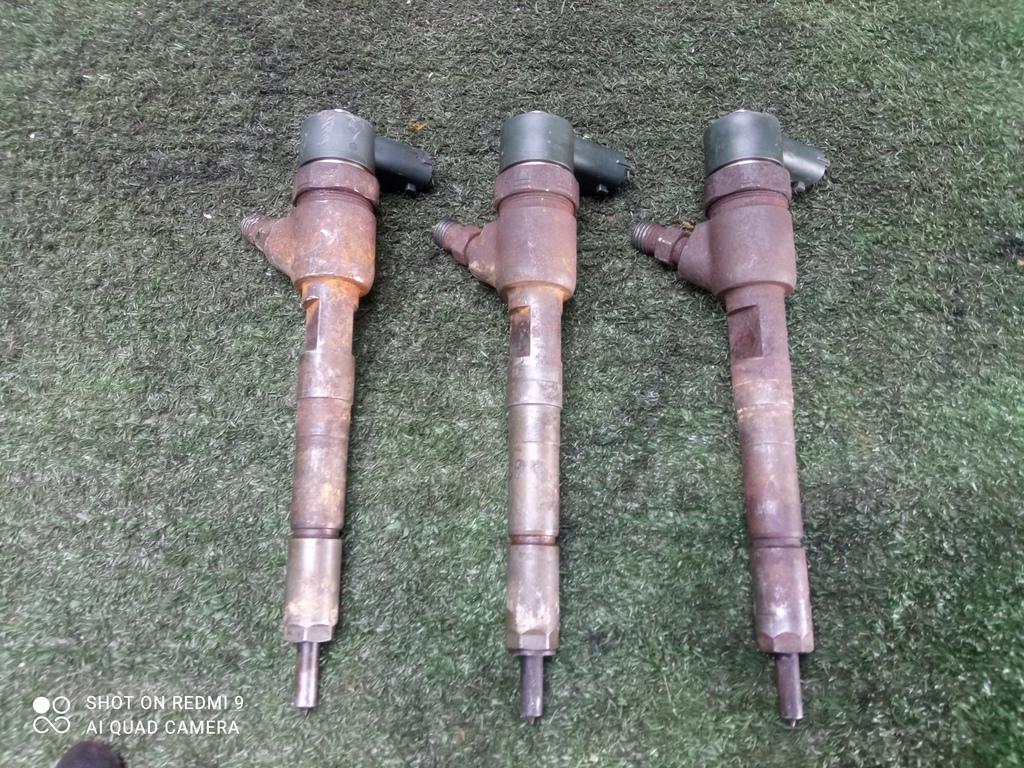 форсунка Opel Astra H рестайлинг (2006—2014) 2012, 1.3CDTI Z13DTH, 0445110183 - фото №1