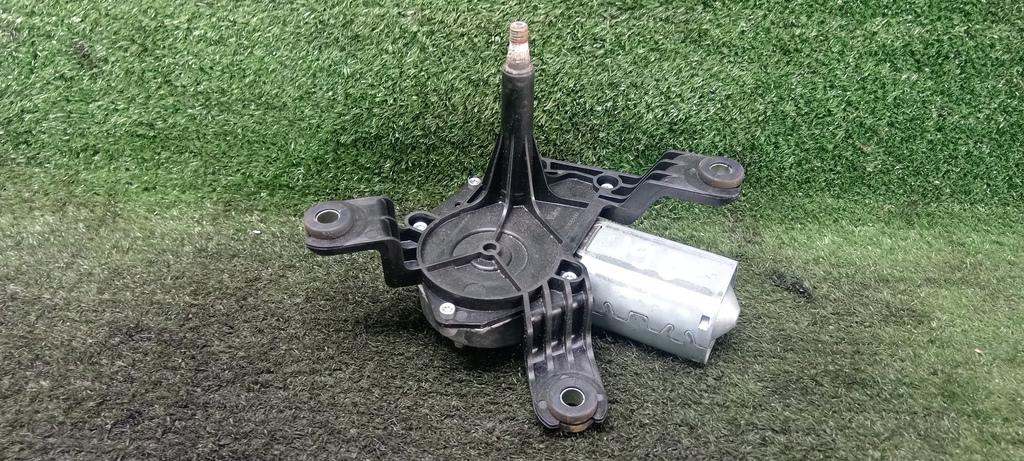 моторчик заднего стеклоочистителя (дворника) Opel Zafira B рестайлинг (2008—2014) 2009, 1.8i Z18XER, 13145548 - фото №1