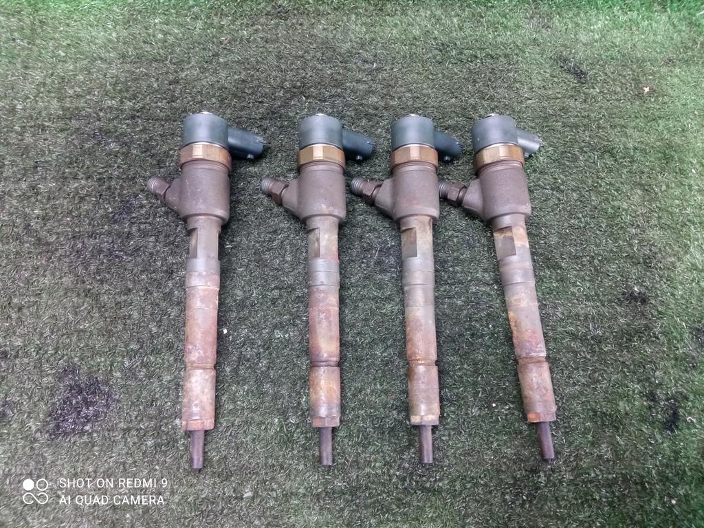 форсунка Opel Astra H рестайлинг (2006—2014) 2011, 1.3CDTI Z13DTH, 0445110183 - фото №1