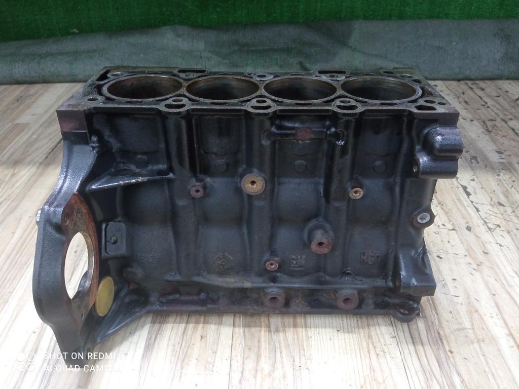 блок цилиндров Opel Insignia I (2008—2013) 2012, 1.8i A18XER, 55568227 - фото №1