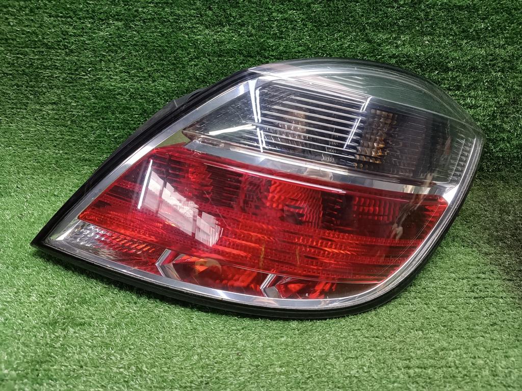 фонарь задний правый Opel Astra H рестайлинг (2006—2014) 2009, 1.8i Z18XER, 13222325 - фото №1