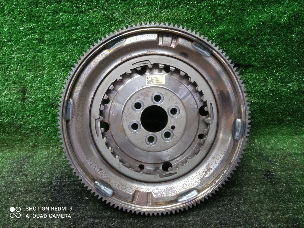 маховик Skoda Octavia III (2013—2017) 2015, 1.2TSI CJZ A64884, 03F105266S - фото №1