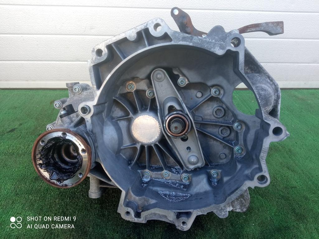 КПП механическая (МКПП) Skoda Fabia II (2007—2010) 2009, 1.2i CGPA, 02T300052Q - фото №1