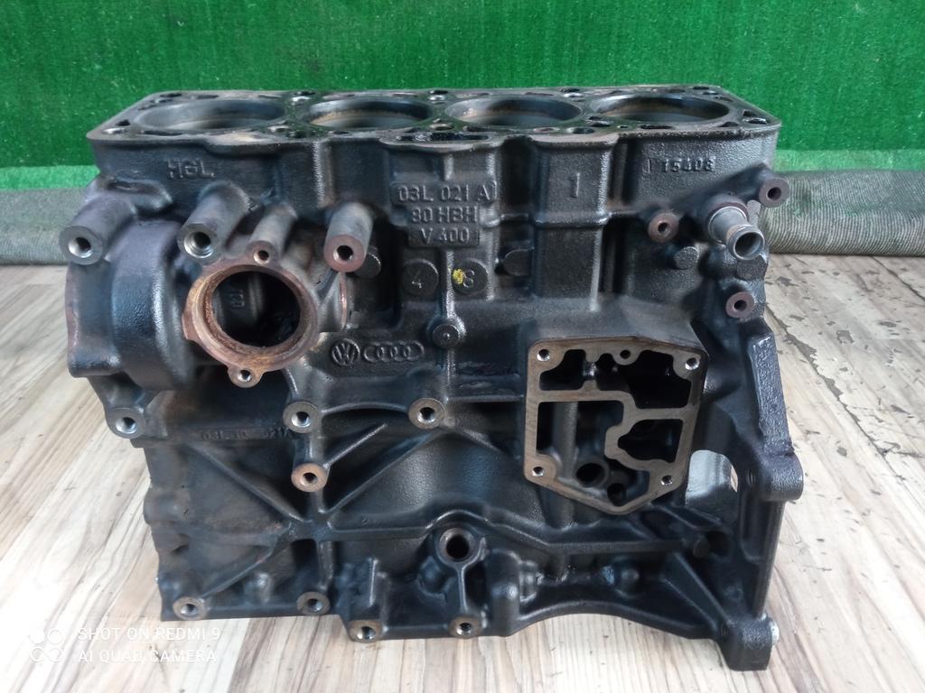 блок цилиндров Audi A4 B8 (2007—2012) 2011, 2.0TD CAG, 03L103011 - фото №1