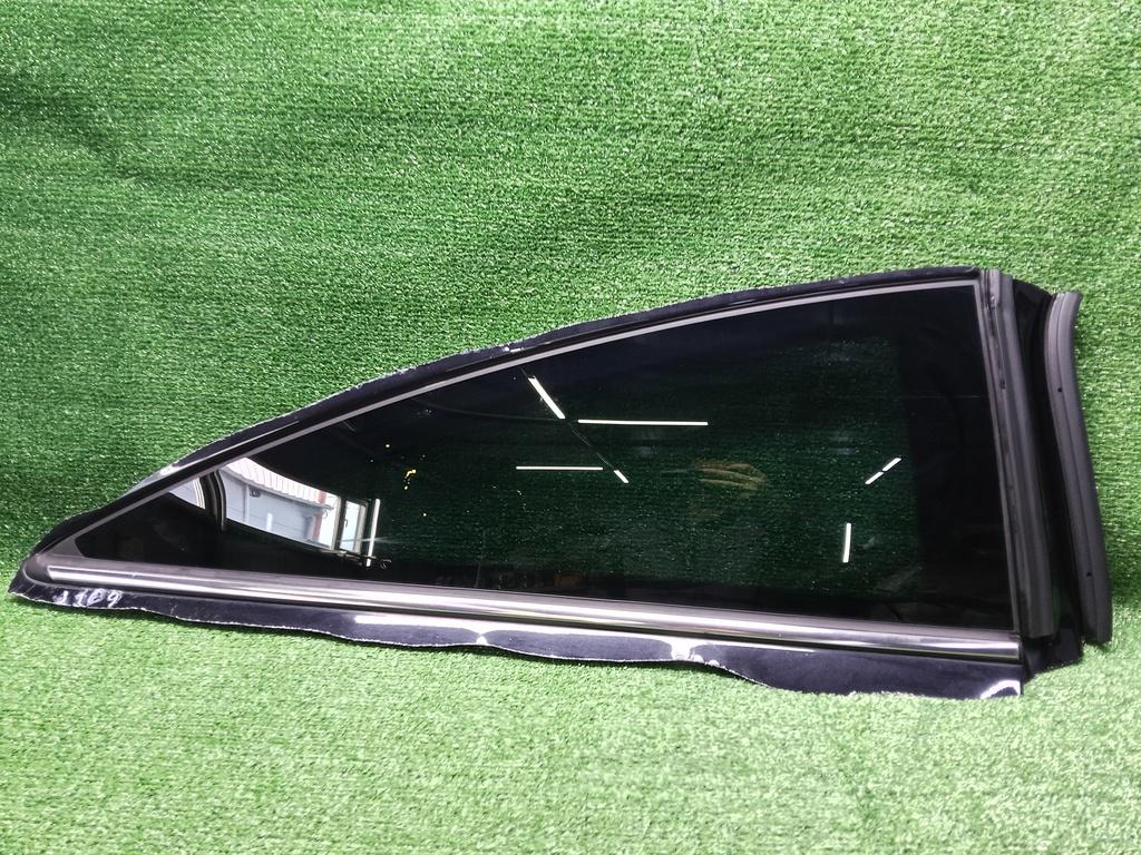 стекло кузовное боковое правое Opel Astra H рестайлинг (2006—2014) 2010, 1.8i Z18XER, 24463991 - фото №1