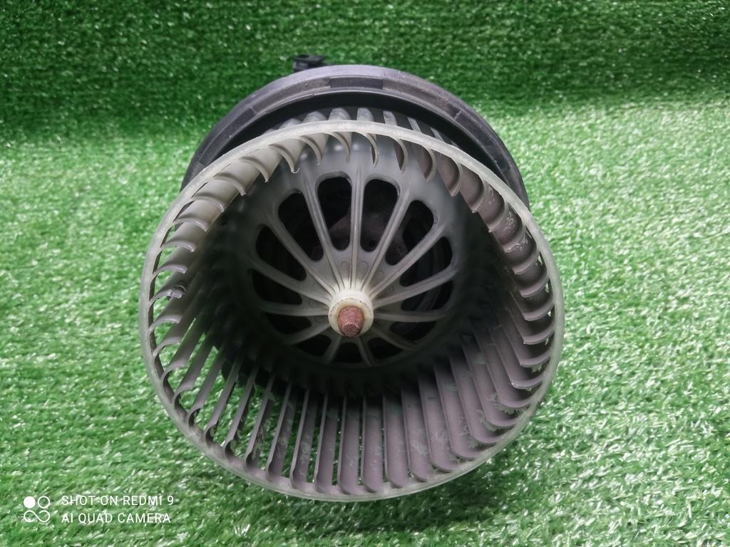 моторчик печки Mercedes-Benz C-Класс W204/S204 (2006—2011) 2010, 2.2TD 651.913, 2128200808 - фото №1
