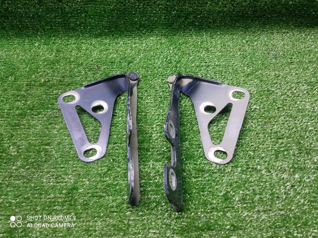 петля капота Opel Astra H рестайлинг (2006—2014) 2011, 1.6i Z16XER, 13213447 - фото №1