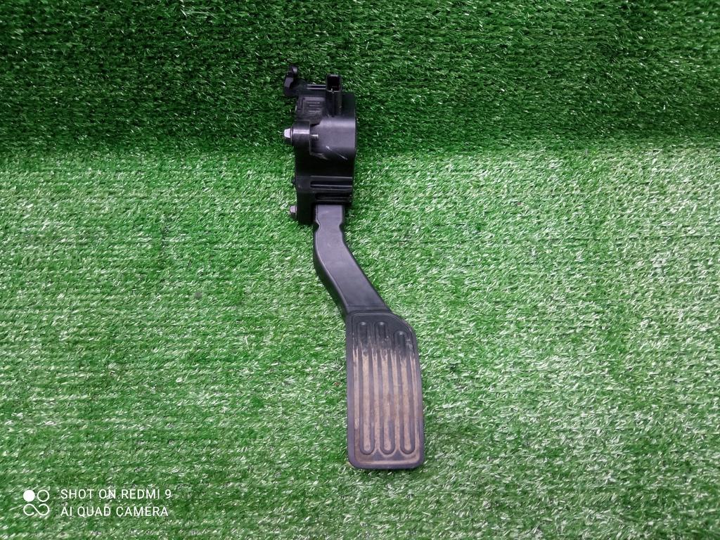 педаль Nissan Leaf II (2017—2025) 2022, EM57, 180025WN0B - фото №1