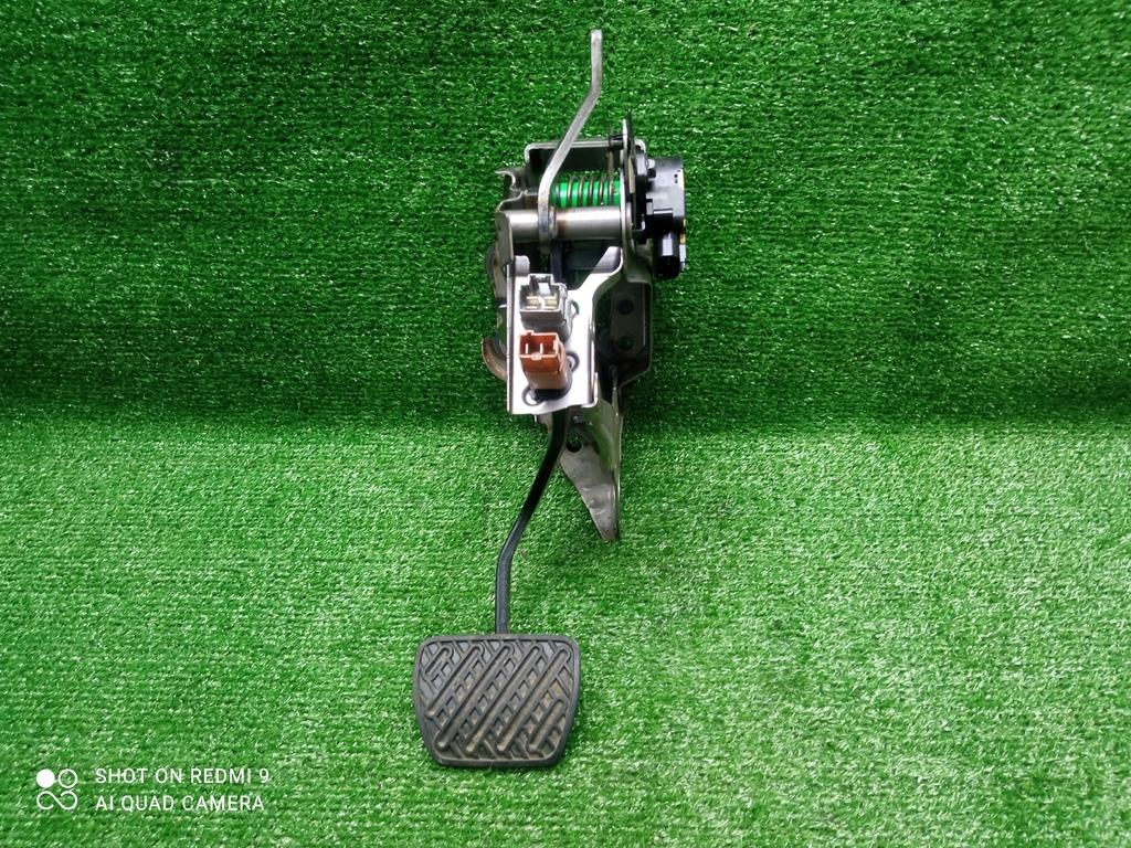 педаль тормоза Nissan Leaf II (2017—2025) 2022, EM57, 465015SC1B - фото №1