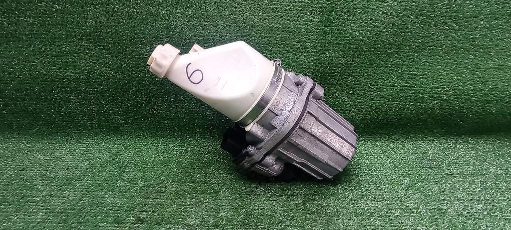 насос гидроусилителя руля Opel Astra H рестайлинг (2006—2014) 2008, 1.8i Z18XER, 13276990 - фото №1