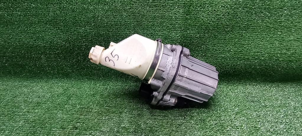 насос гидроусилителя руля Opel Astra H рестайлинг (2006—2014) 2008, 1.8i Z18XER, 13276990 - фото №1