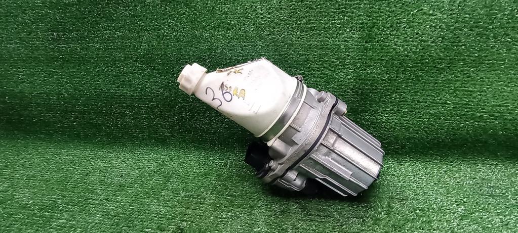 насос гидроусилителя руля Opel Astra H рестайлинг (2006—2014) 2008, 1.8i Z18XER, 13188613 - фото №1