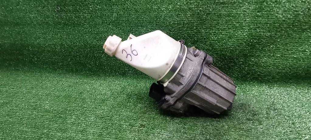 насос гидроусилителя руля Opel Astra H рестайлинг (2006—2014) 2008, 1.8i Z18XER, 13292554 - фото №1