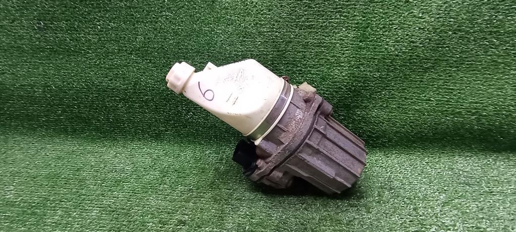 насос гидроусилителя руля Opel Astra H рестайлинг (2006—2014) 2009, 1.8i Z18XER, 13192897 - фото №1