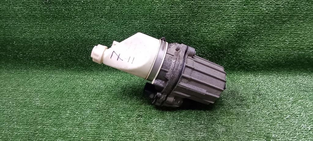 насос гидроусилителя руля Opel Astra H рестайлинг (2006—2014) 2009, 1.8i Z18XER, 13192897 - фото №1