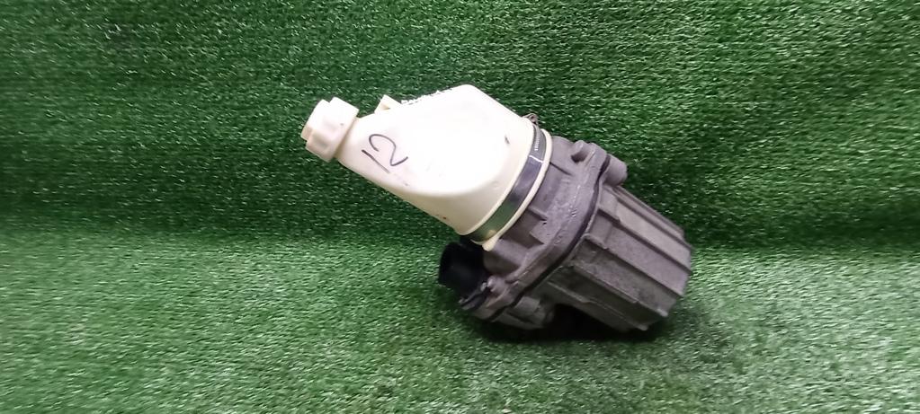 насос гидроусилителя руля Opel Astra H рестайлинг (2006—2014) 2009, 1.8i Z18XER, 13192897 - фото №1