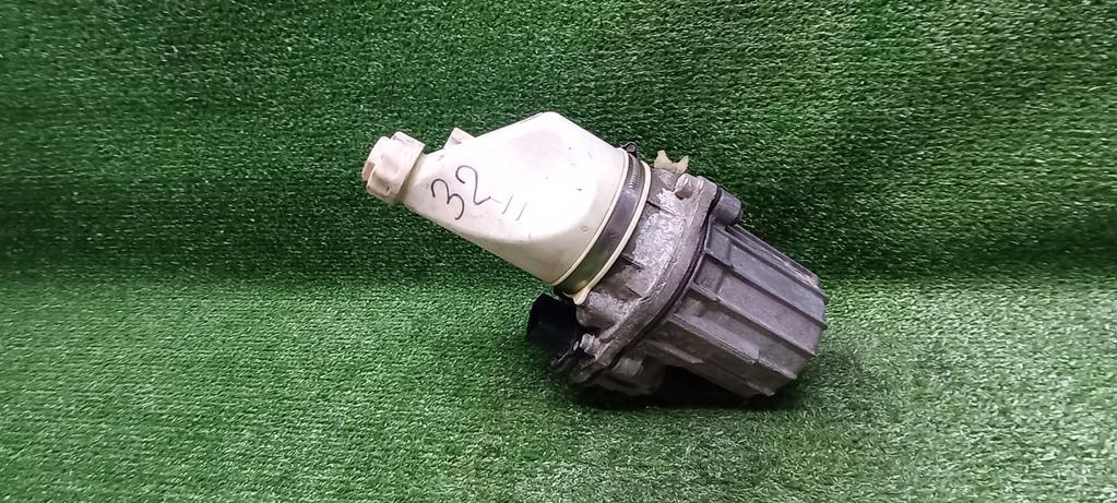 насос гидроусилителя руля Opel Astra H рестайлинг (2006—2014) 2009, 1.8i Z18XER, 13192897 - фото №1