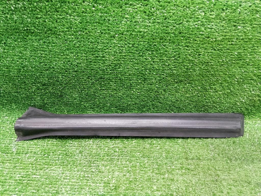 обшивка стойки Opel Astra H рестайлинг (2006—2014) 2010, 1.6i Z16XER, 13123711 - фото №1