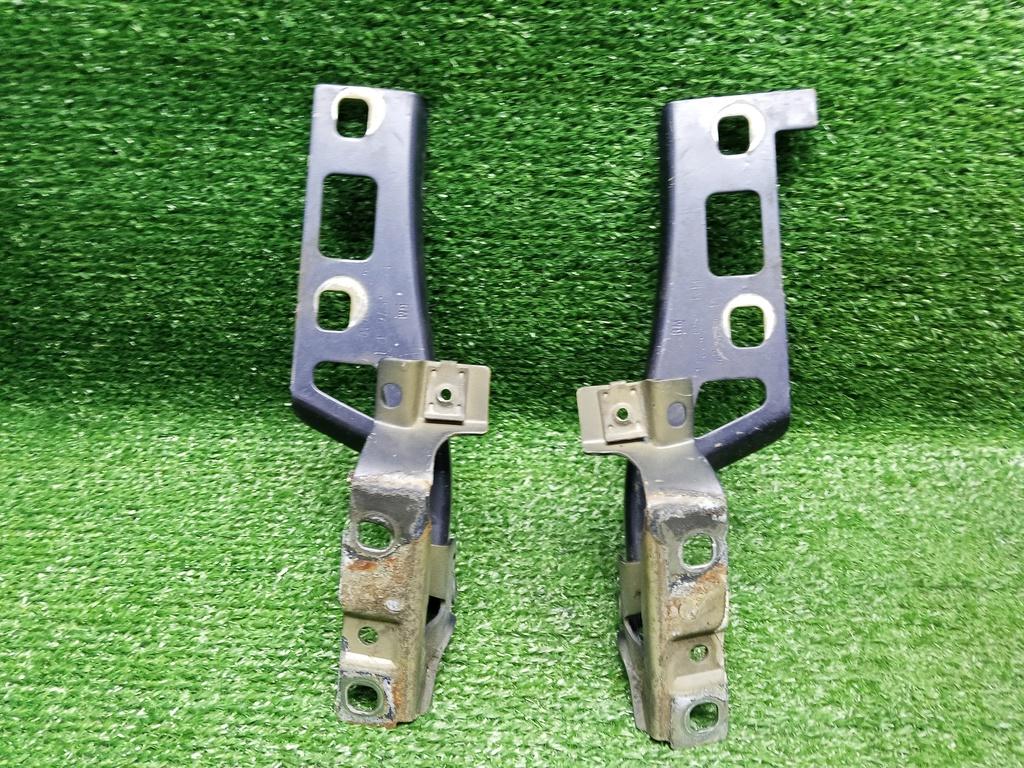 петля капота Opel Zafira B рестайлинг (2008—2014) 2012, 1.8i Z18XER, 13224576 - фото №1