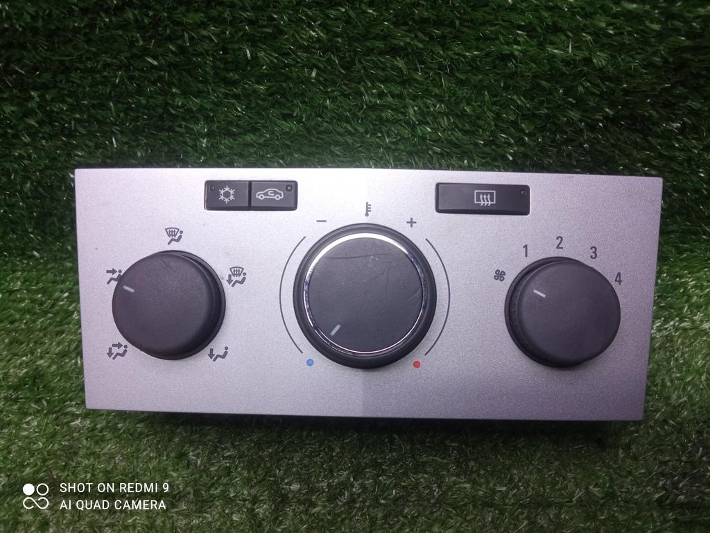 блок управления печки / климат-контроля Opel Astra H рестайлинг (2006—2014) 2011, 1.6i Z16XER, 13308174 - фото №1