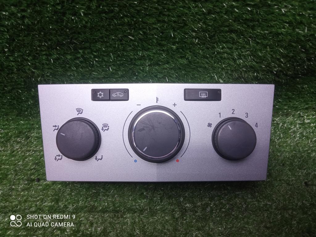 блок управления печки / климат-контроля Opel Astra H рестайлинг (2006—2014) 2011, 1.6i Z16XER, 13308174 - фото №1