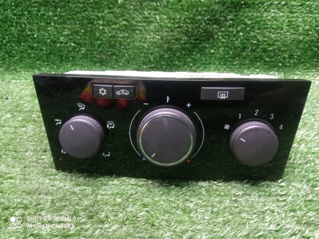 блок управления печки / климат-контроля Opel Astra H рестайлинг (2006—2014) 2011, 1.6i Z16XER, 13269405 - фото №1