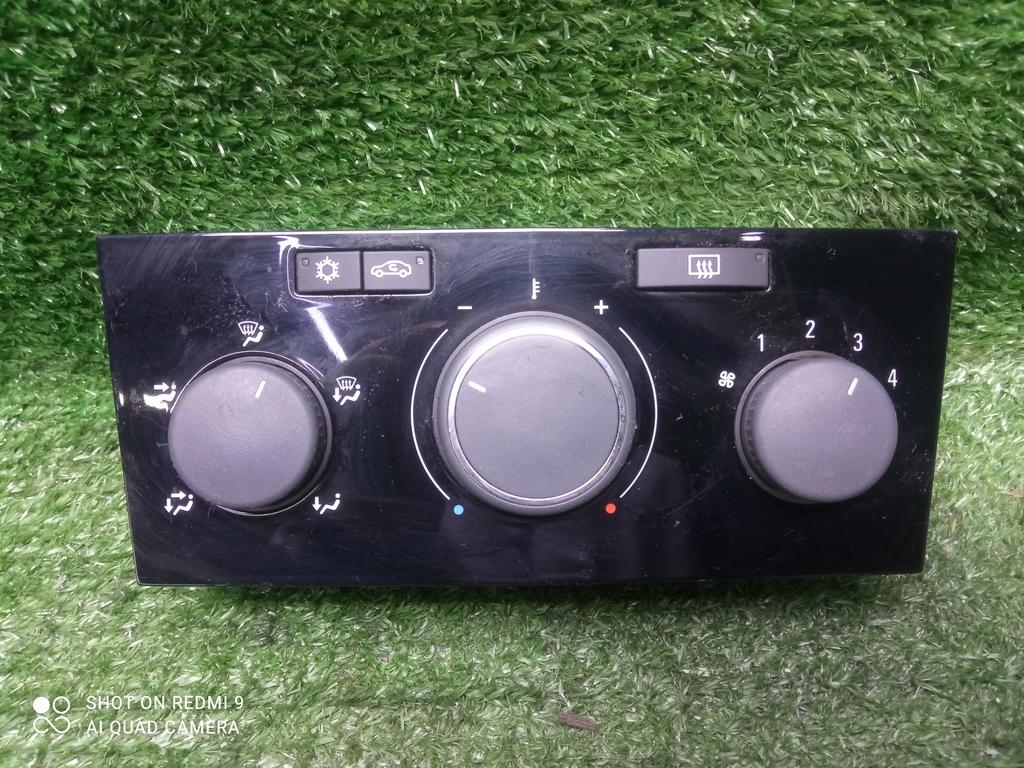 блок управления печки / климат-контроля Opel Astra H рестайлинг (2006—2014) 2011, 1.8i Z18XER, 13308176 - фото №1