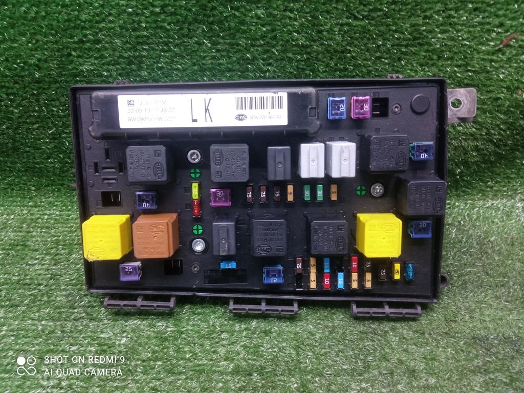 блок предохранителей Opel Zafira B (2005—2008) 2008, 1.6i A16XER, 13268301 - фото №1