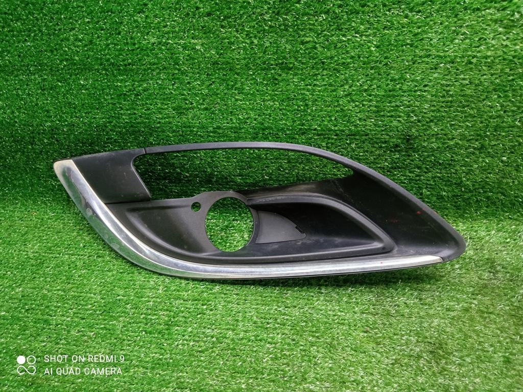 заглушка (решетка) в бампер Opel Astra J рестайлинг (2012—2018) 2014, 1.6i A16XER, 13368709 - фото №1