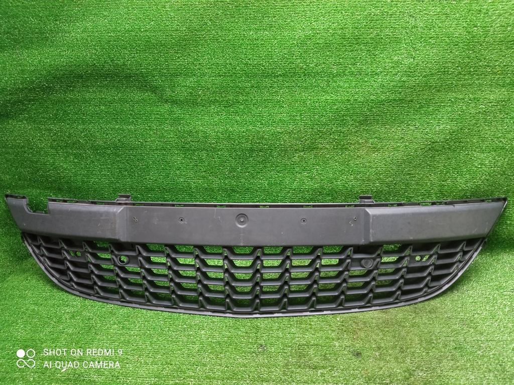 заглушка (решетка) в бампер Opel Astra GTC J (2009—2012) 2011, 1.4T A14NET, 13346765 - фото №1