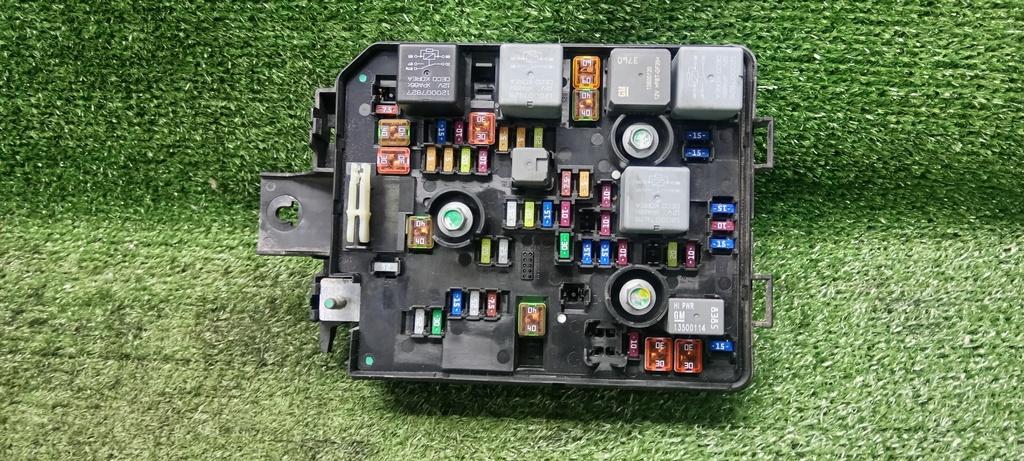 блок предохранителей Opel Mokka I (2012—2016) 2014, 1.4T A14NET, 95263750 - фото №1