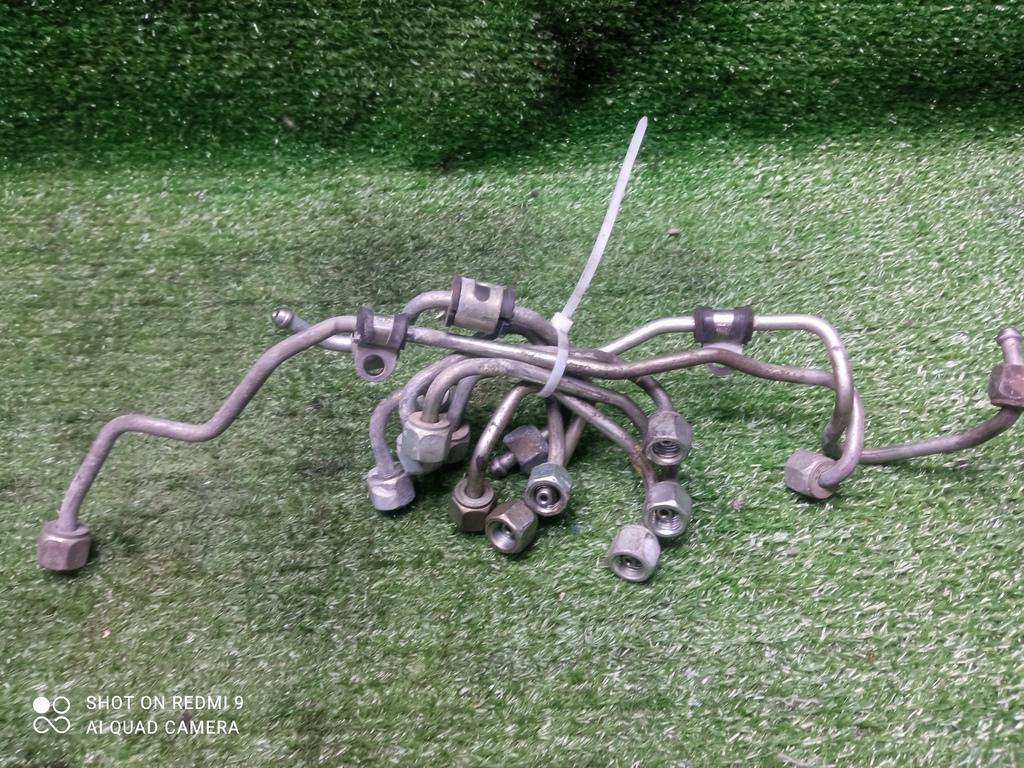 трубка топливная Land Rover Discovery III (2004—2009) 2008, 2.7TD 276TDV6, LR004715 - фото №1