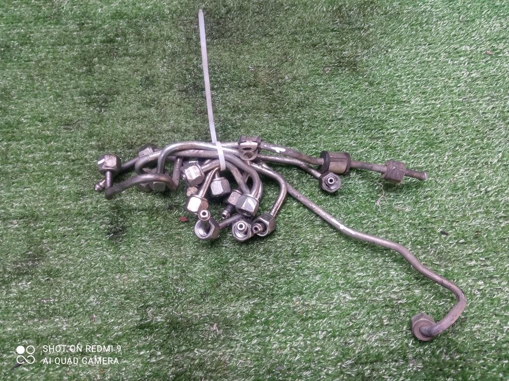 трубка топливная Land Rover Range Rover Sport I (2005—2009) 2009, 2.7TD 276TDV6, LR004715 - фото №1