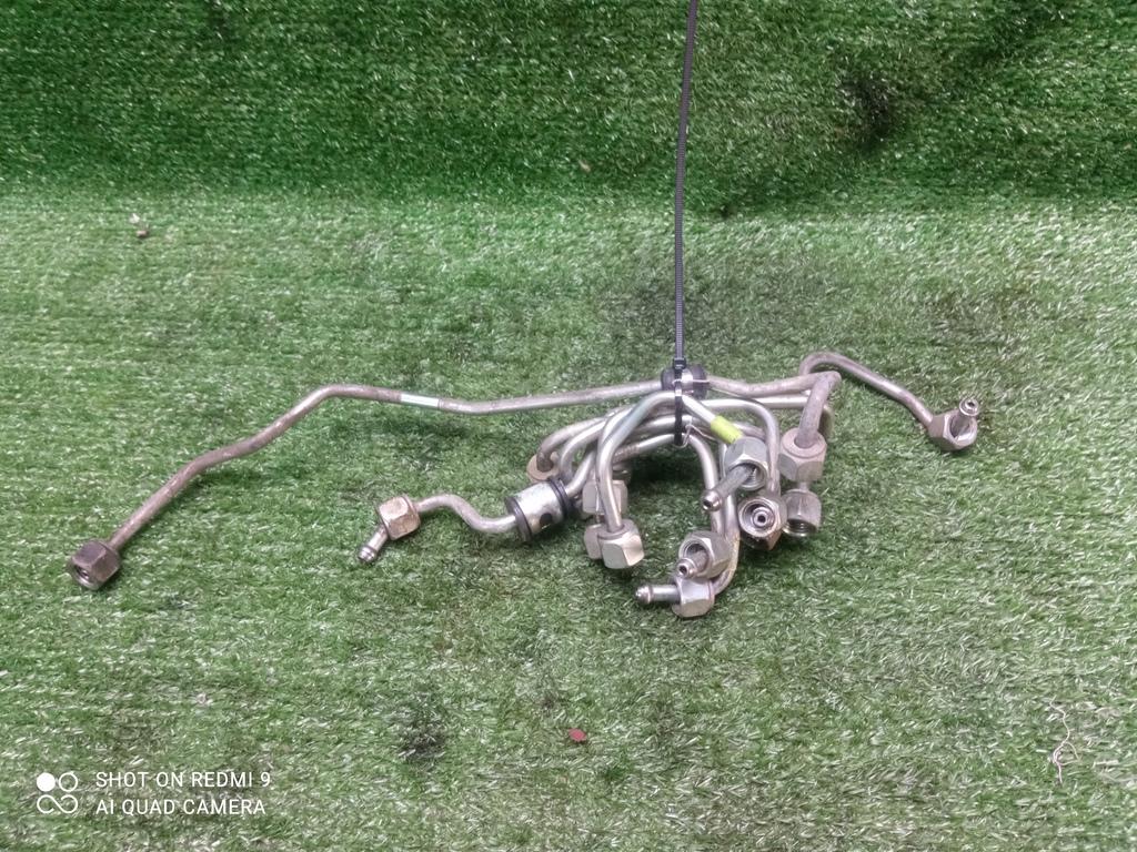 трубка топливная Land Rover Range Rover Sport I (2005—2009) 2009, 2.7TD 276TDV6, LR004715 - фото №1