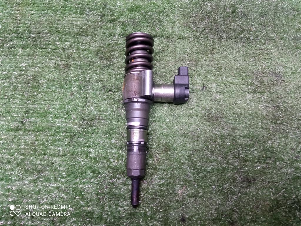 форсунка Volkswagen Passat B6 (2005—2010) 2008, 2.0TD BKP, 03G130073S - фото №1