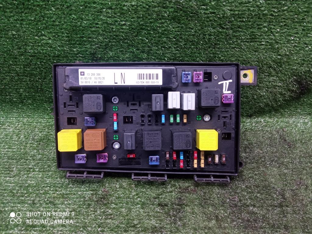 блок предохранителей Opel Astra H рестайлинг (2006—2014) 2011, 1.6i Z16XER, 13268304 - фото №1