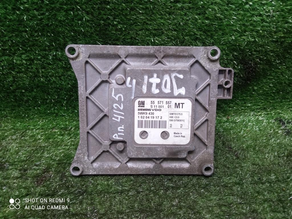 блок управления двигателем Opel Zafira B рестайлинг (2008—2014) 2011, 1.8i A18XER, 55571557 - фото №1
