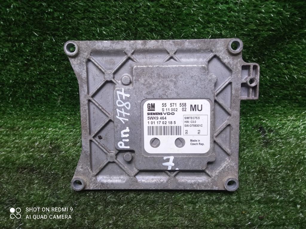 блок управления двигателем Opel Zafira B рестайлинг (2008—2014) 2011, 1.6i A16XER, 55571558 - фото №1
