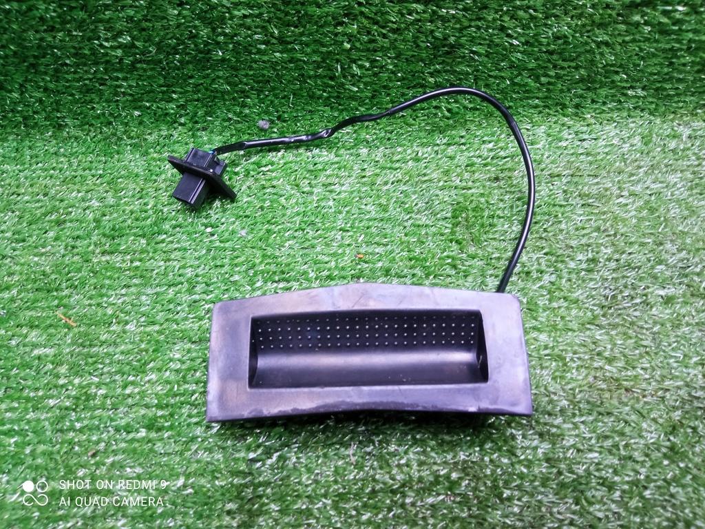 кнопка открытия багажника Opel Astra H рестайлинг (2006—2014) 2011, 1.8i Z18XER, 461088395 - фото №1