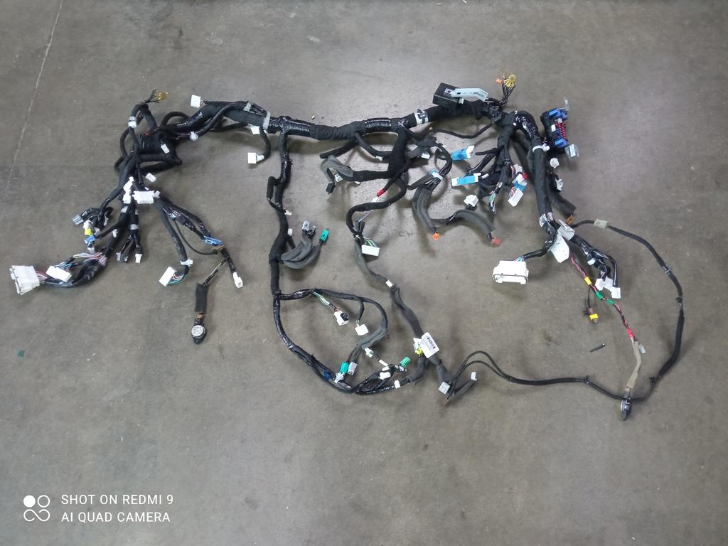 проводка Nissan Leaf II (2017—2025) 2022, EM57, 241683NL0B - фото №1