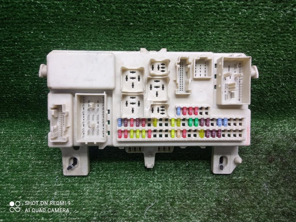 блок предохранителей Mazda 3 BK рестайлинг (2006—2009) 2008, BS4H66730D - фото №1