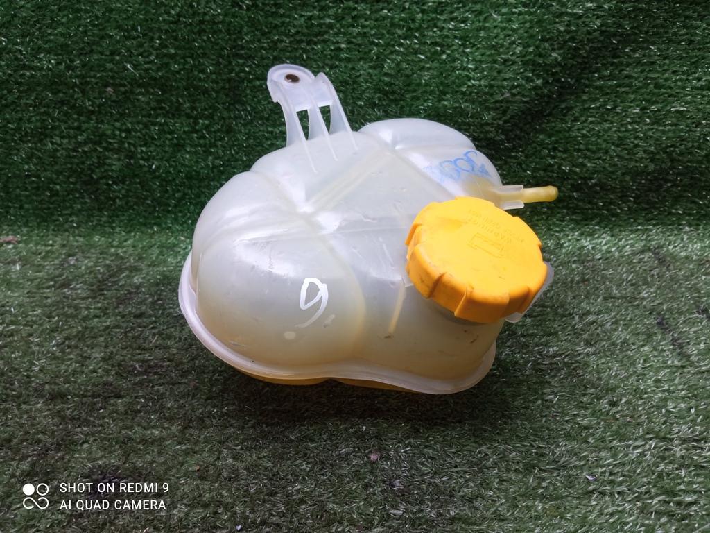 бачок расширительный Opel Corsa D (2006—2010) 2009, 1.4i Z14XEP, 55702164 - фото №1