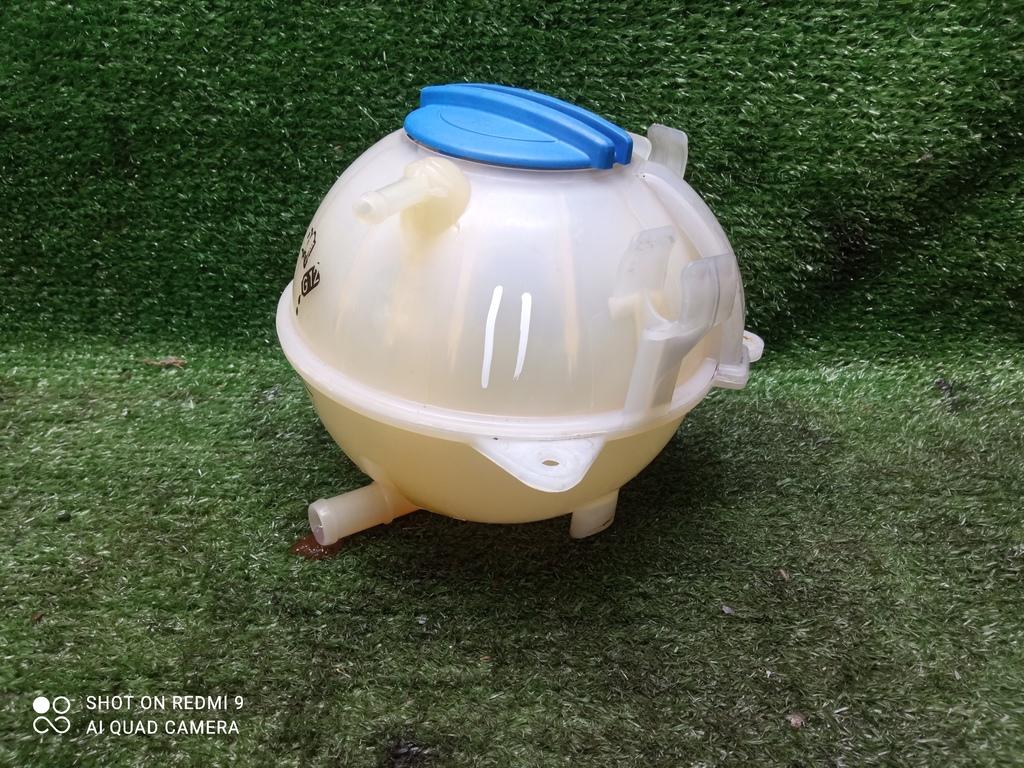 бачок расширительный Volkswagen Passat B6 (2005—2010) 2008, 2.0TD BKP, 1K0121407A - фото №1