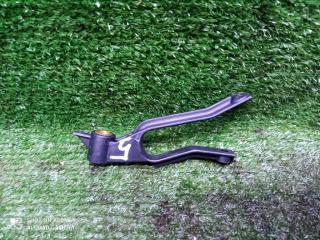 кронштейн радиатора Opel Astra H рестайлинг (2006—2014) 2011, 1.6i Z16XER, 13162131